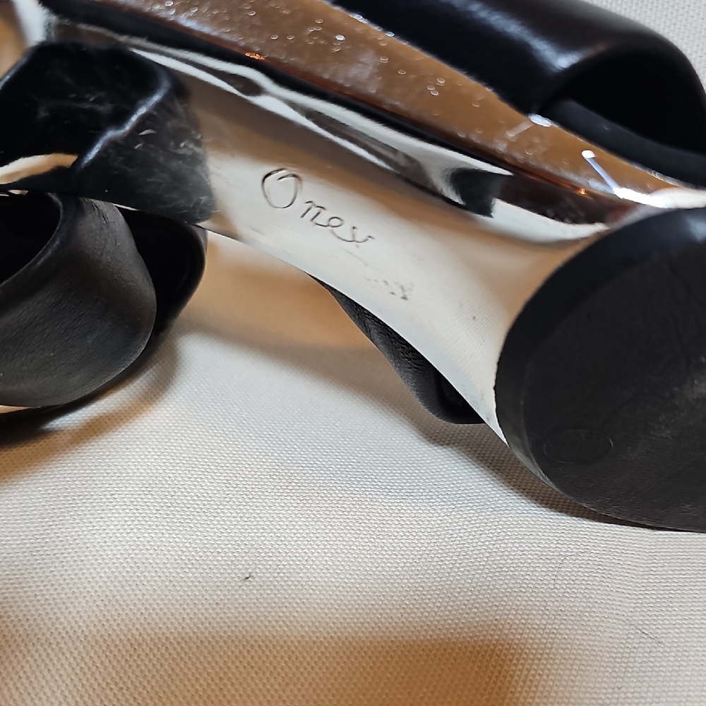 Onex Black Mules with Pearl Embellishments Size 6 - Picture 7 of 11
